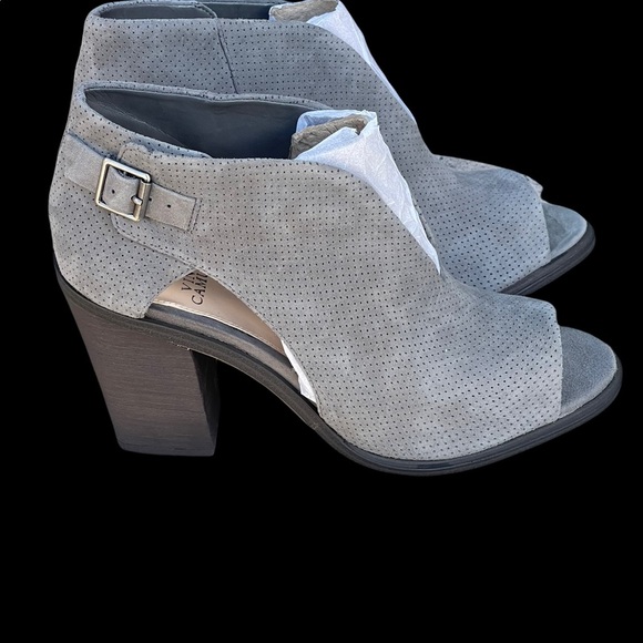 New Vince Camuto grey suede front V-Cute peep toe booties size 11M - Picture 6 of 13